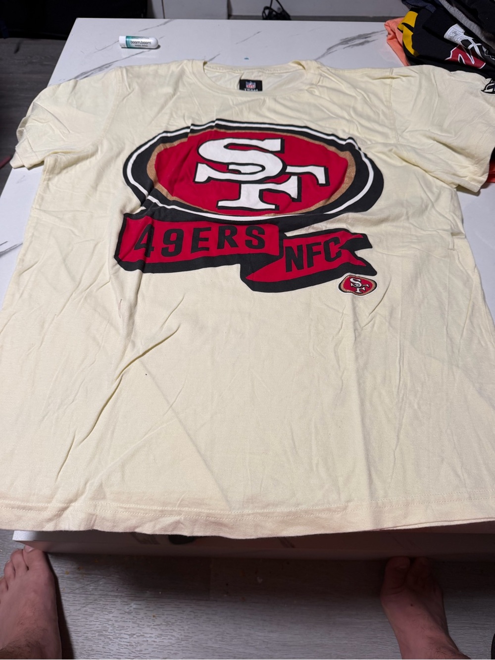 New Era San Francisco 49ers Cream and Red Logo Short Sleeve Tee
